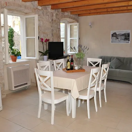 Mama Apartment
